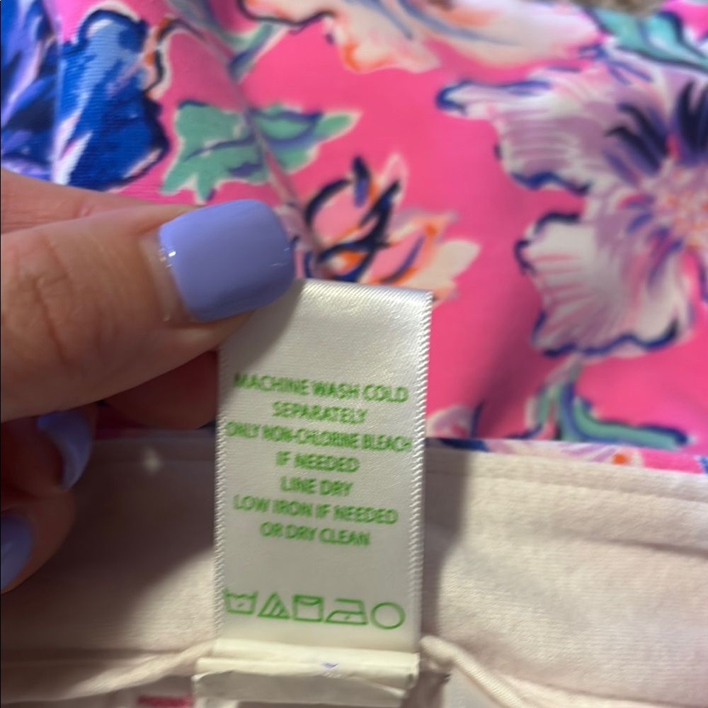 Lilly Pulitzer scalloped shorts! - Picture 6 of 7